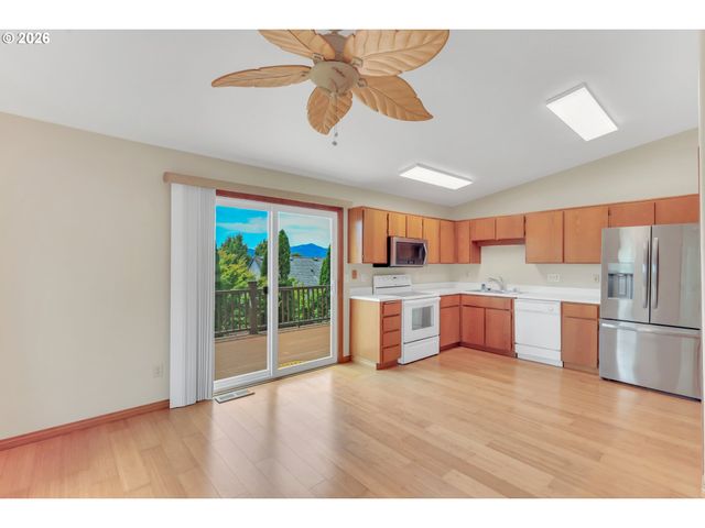 524 BALLAD Ln, Forest Grove, OR 97116