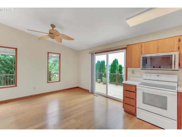 524 BALLAD Ln, Forest Grove, OR 97116