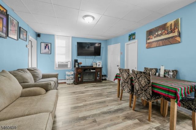 130 Garfield Ave, Lodi Boro, NJ 07644