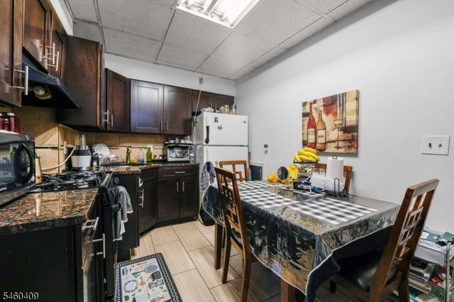 130 Garfield Ave, Lodi Boro, NJ 07644