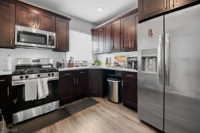 130 Garfield Ave, Lodi Boro, NJ 07644