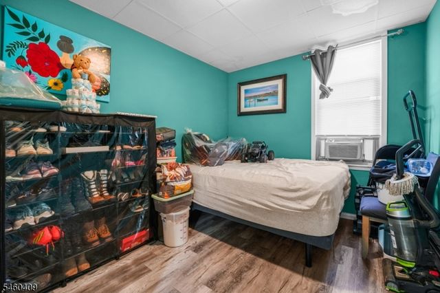 130 Garfield Ave, Lodi Boro, NJ 07644