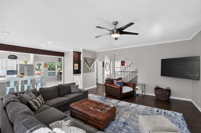 1911 Stoneridge RD, Austin, TX 78746