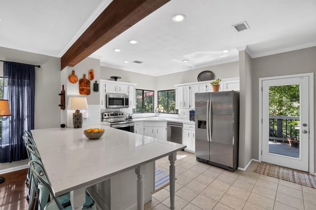 1911 Stoneridge RD, Austin, TX 78746