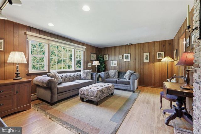 14 MANSFIELD RD, Ewing, NJ 08628