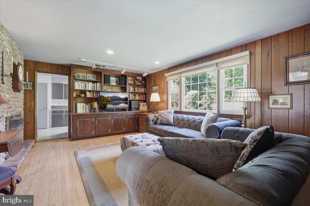 14 MANSFIELD RD, Ewing, NJ 08628