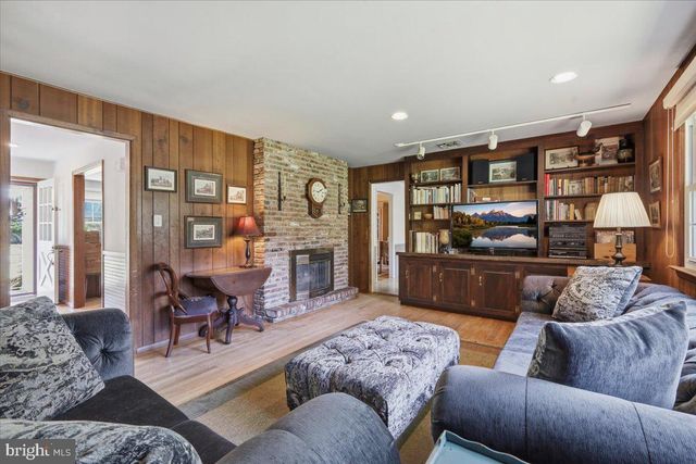 14 MANSFIELD RD, Ewing, NJ 08628