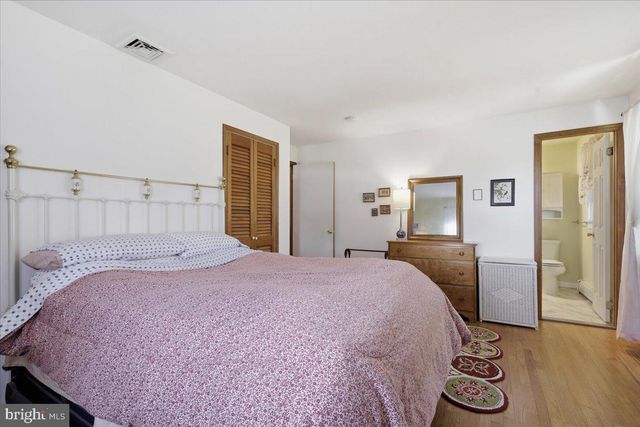 14 MANSFIELD RD, Ewing, NJ 08628
