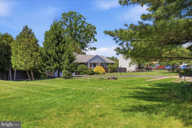 14 MANSFIELD RD, Ewing, NJ 08628