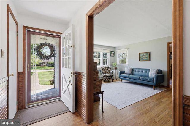 14 MANSFIELD RD, Ewing, NJ 08628