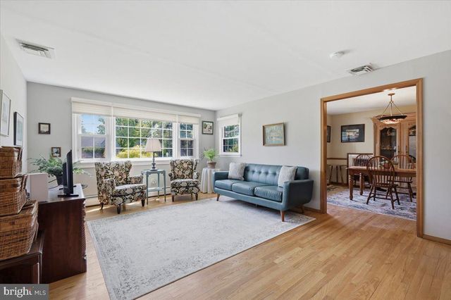 14 MANSFIELD RD, Ewing, NJ 08628