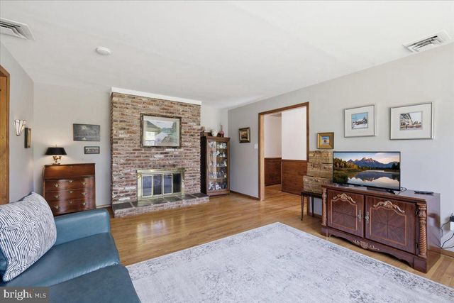 14 MANSFIELD RD, Ewing, NJ 08628