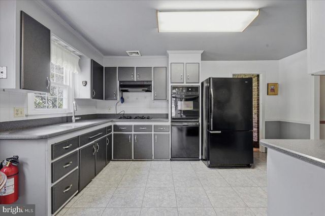 14 MANSFIELD RD, Ewing, NJ 08628