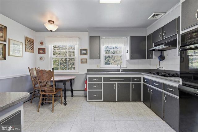 14 MANSFIELD RD, Ewing, NJ 08628