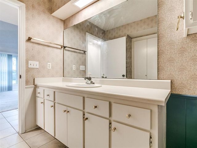 2633 N Sterling Avenue, Oklahoma City, OK 73127