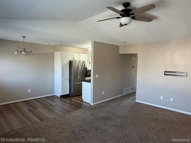 17408 Utica Oaks Lane, Roseville, MI 48066