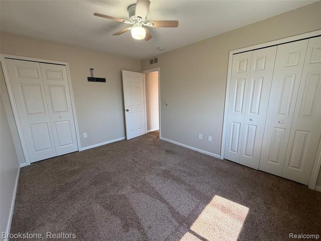 17408 Utica Oaks Lane, Roseville, MI 48066