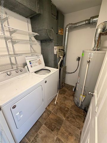 17408 Utica Oaks Lane, Roseville, MI 48066