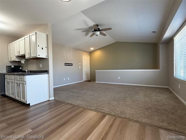 17408 Utica Oaks Lane, Roseville, MI 48066