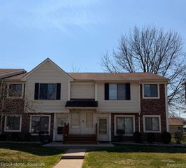 17408 Utica Oaks Lane, Roseville, MI 48066
