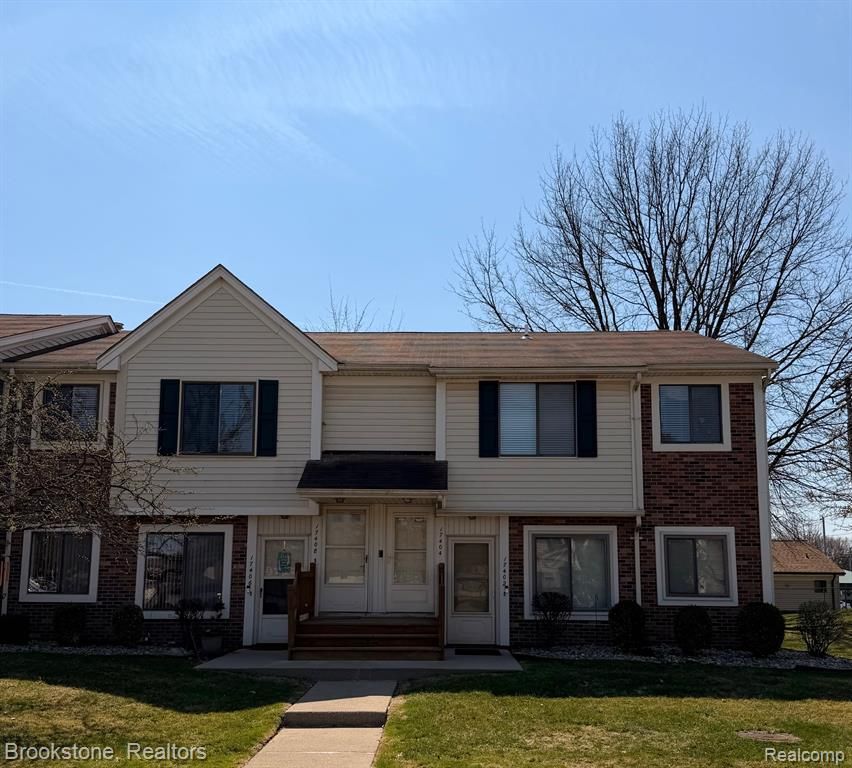 17408 Utica Oaks Lane, Roseville, MI 48066