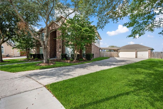 4230 Waterwood Drive, Baytown, TX 77521
