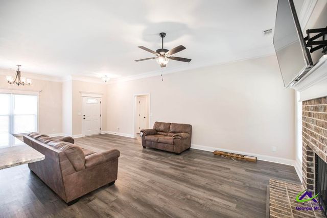 210 Gibson Circle, Kathleen, GA 31047