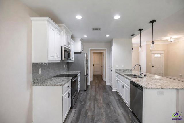 210 Gibson Circle, Kathleen, GA 31047