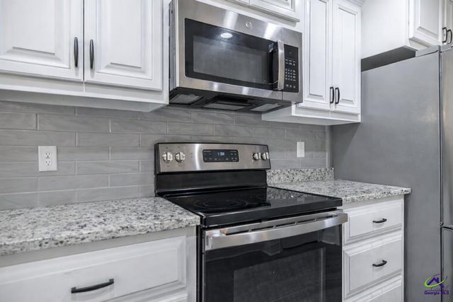 210 Gibson Circle, Kathleen, GA 31047