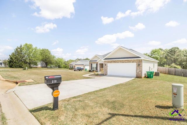 210 Gibson Circle, Kathleen, GA 31047