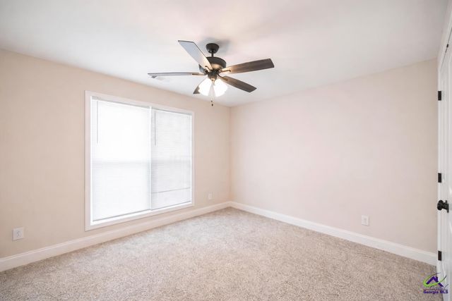 210 Gibson Circle, Kathleen, GA 31047