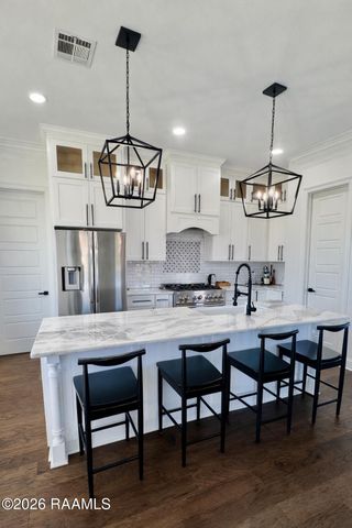 1010 Angelwood Circle, Breaux Bridge, LA 70517