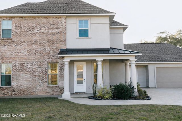 1010 Angelwood Circle, Breaux Bridge, LA 70517