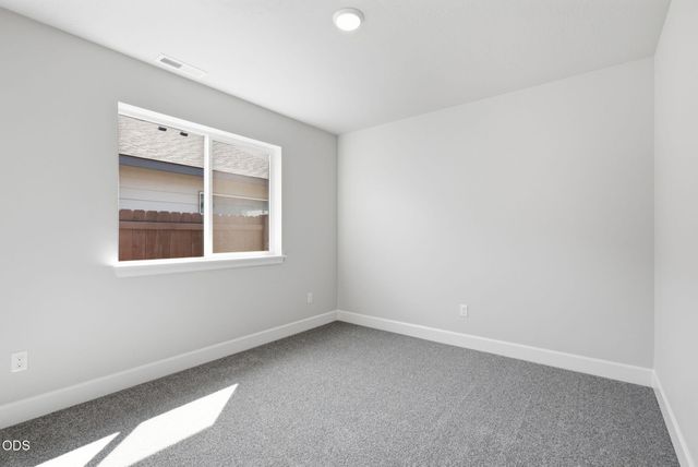 4044 SW Pumice Avenue 81, Redmond, OR 97756