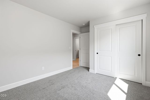 4044 SW Pumice Avenue 81, Redmond, OR 97756