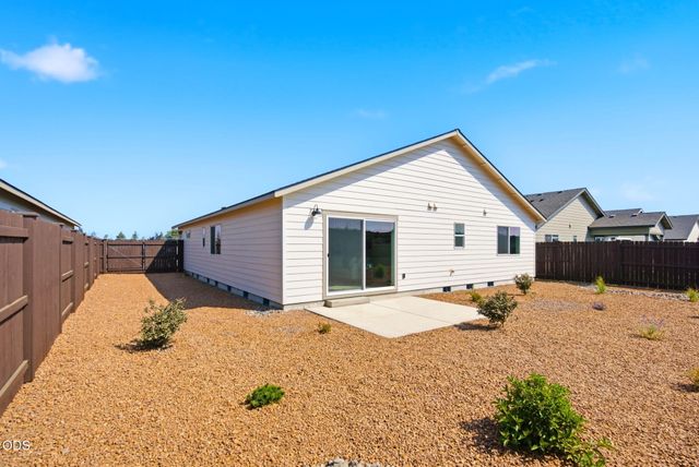 4044 SW Pumice Avenue 81, Redmond, OR 97756