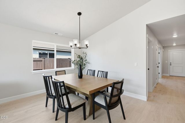 4044 SW Pumice Avenue 81, Redmond, OR 97756