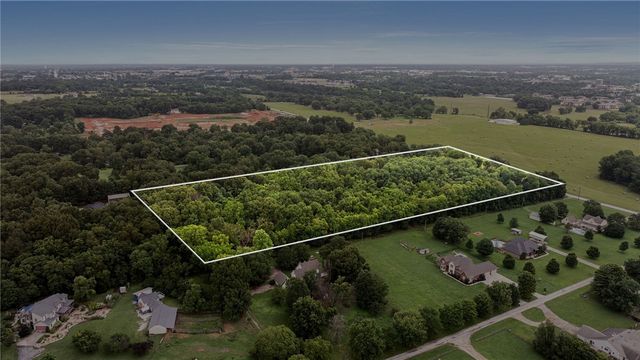 2920 S Rainbow Road, Rogers, AR 72758