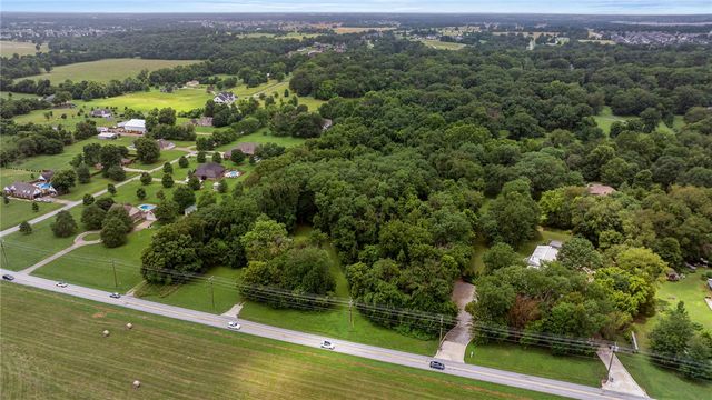 2920 S Rainbow Road, Rogers, AR 72758