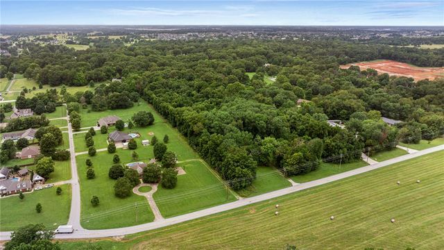 2920 S Rainbow Road, Rogers, AR 72758