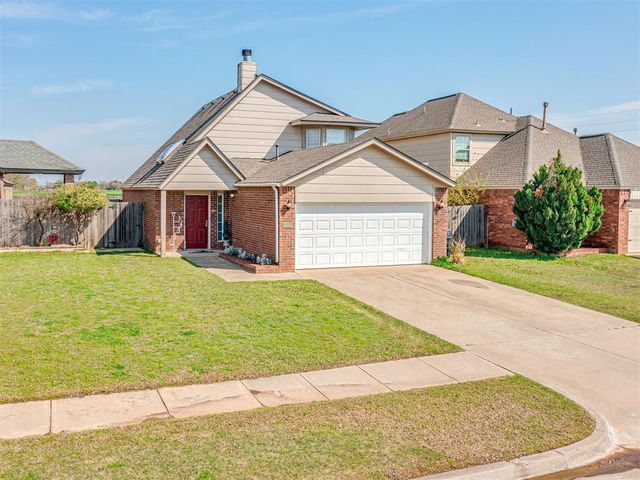 1011 SW 22nd Street, Moore, OK 73170
