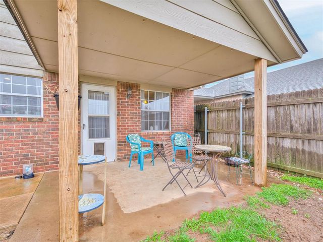 1011 SW 22nd Street, Moore, OK 73170