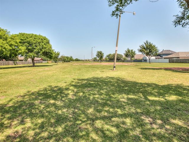 1011 SW 22nd Street, Moore, OK 73170