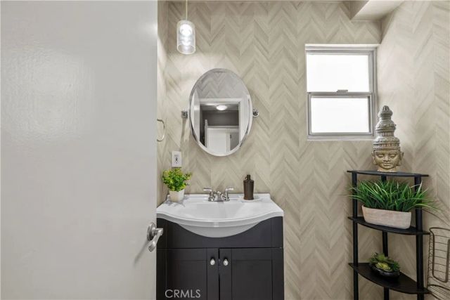 17809 Margate, Encino, CA 91316