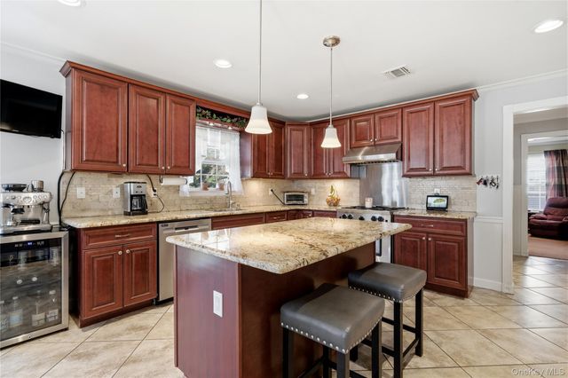 58 McGaw Avenue, Lake Grove, NY 11755