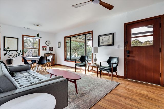 802 Lonesome TRL, Driftwood, TX 78619