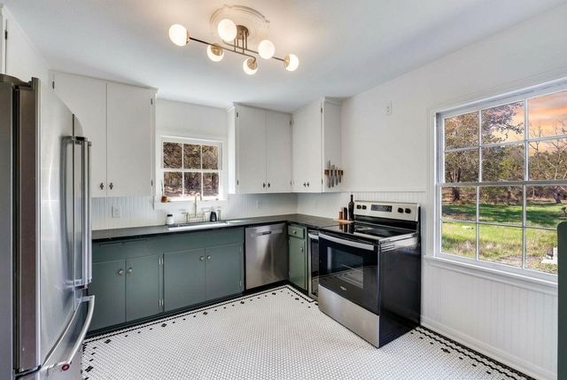 802 Lonesome TRL, Driftwood, TX 78619