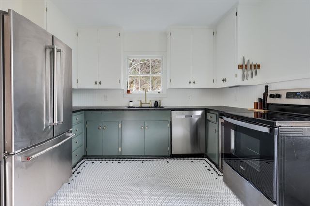 802 Lonesome TRL, Driftwood, TX 78619