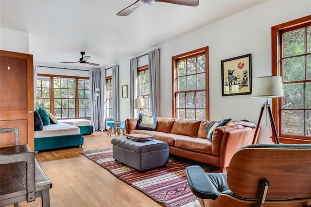 802 Lonesome TRL, Driftwood, TX 78619