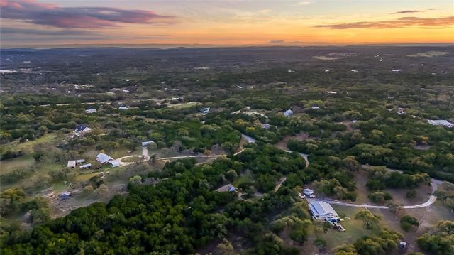 802 Lonesome TRL, Driftwood, TX 78619